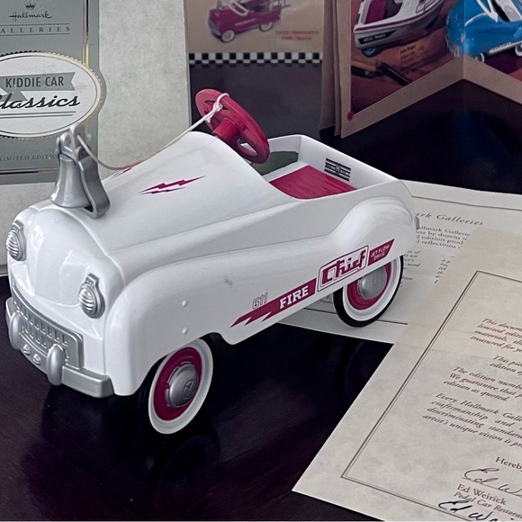 Hallmark Kiddie Car Classics Murray Fire Chief. - Picture 4 of 6